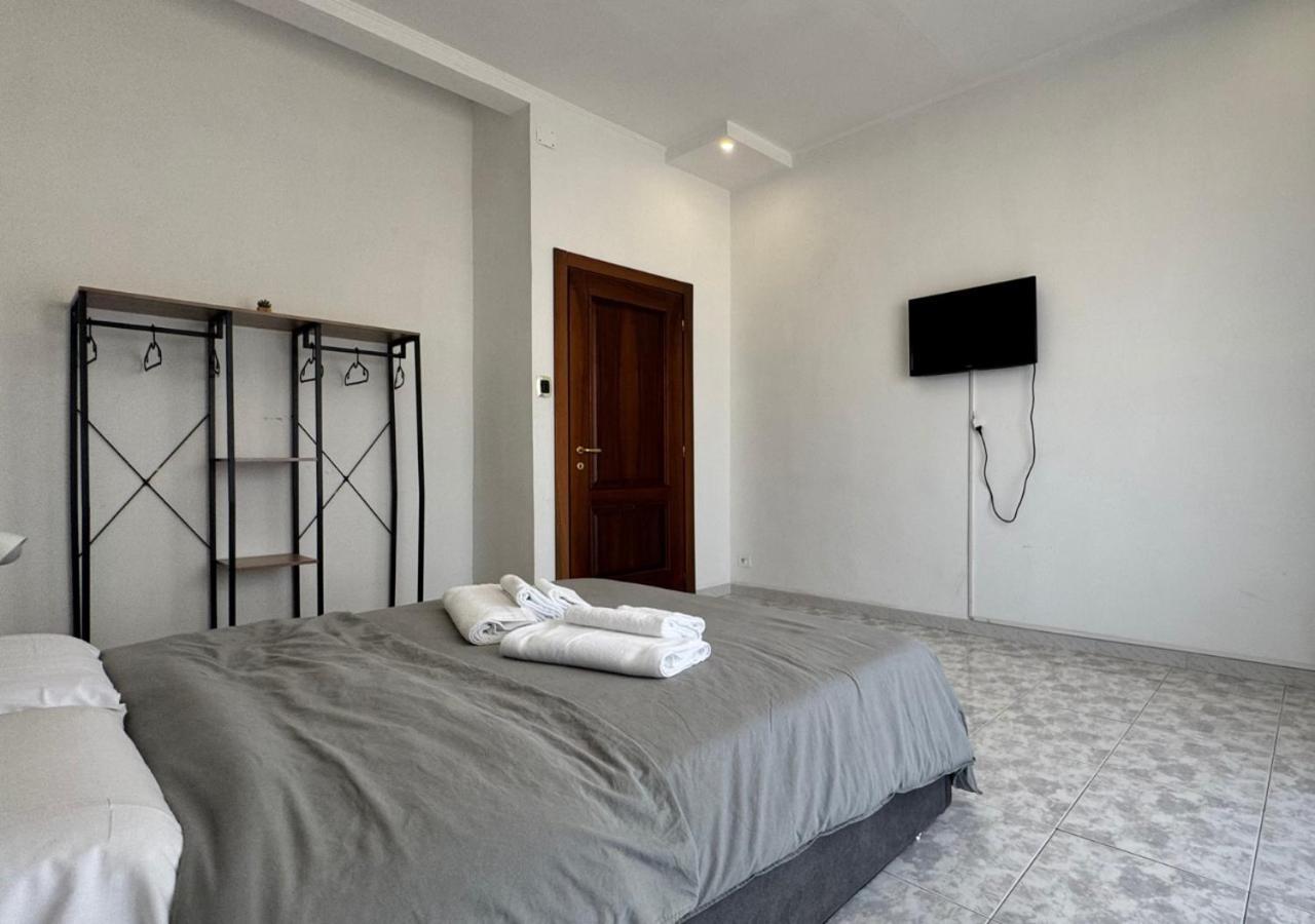 Corso Novara - 8 Posti Letto E Self Check-In Vicino La Stazione Centrale Di Napoli Экстерьер фото